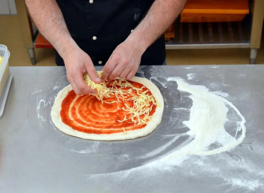 Curso gratuito de fabricação de pizzas abre inscrições em Registro