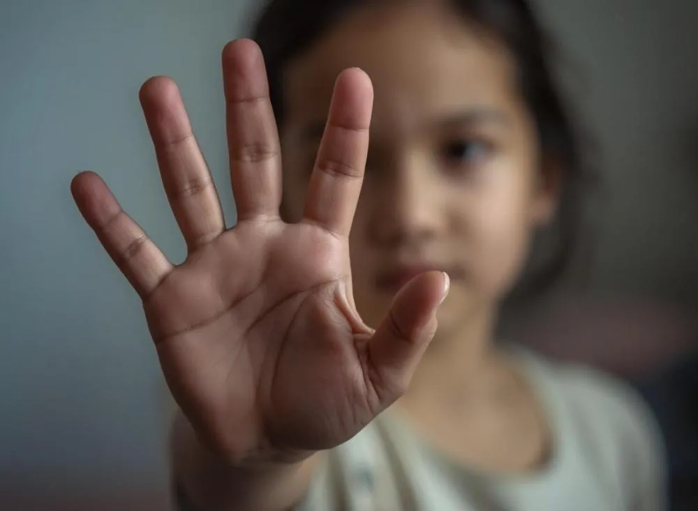 Pai é preso em Iguape suspeito de vender conteúdos sexuais da própria filha de 6 anos / Foto ilustrativa